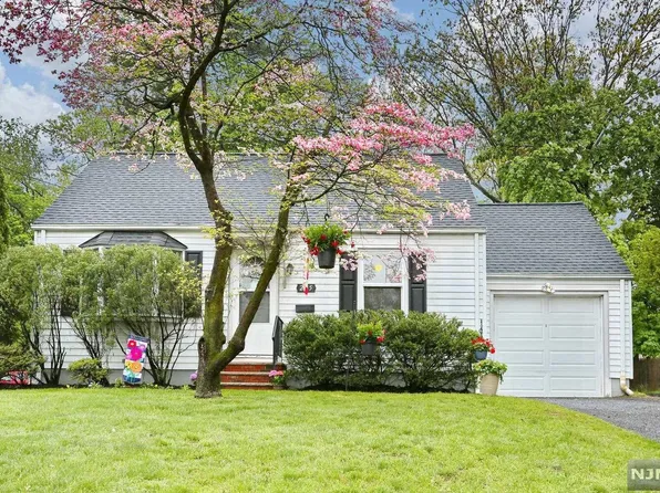 245 Ackerman Ave, Ridgewood, NJ 07450