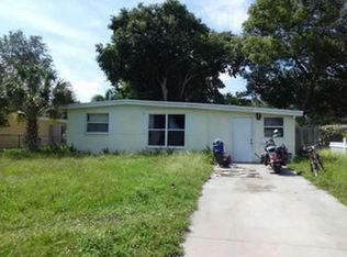 9572 84th St, Seminole, FL 33777