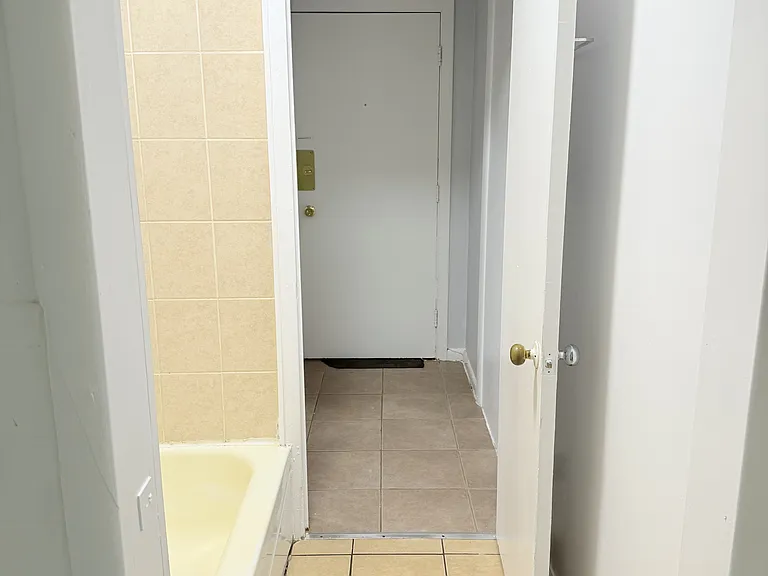1590 Ouellette Ave #102 — Photo 12