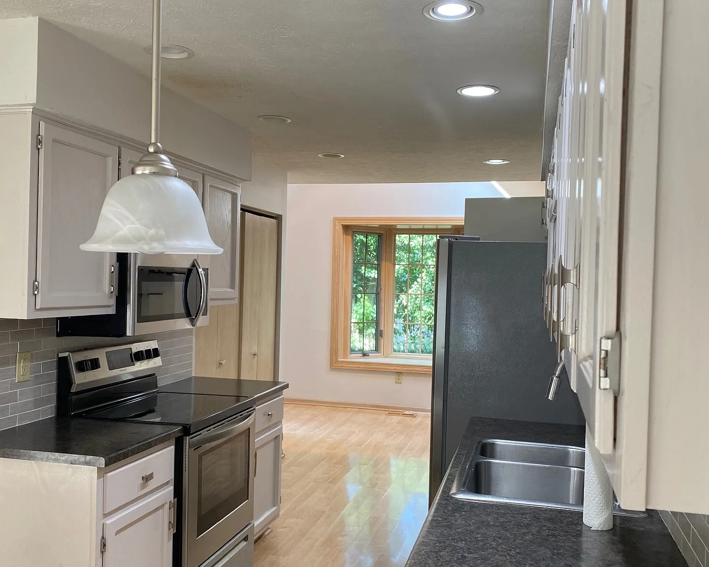 2 bed, 2148 sqft, $2,500 — Photo 4
