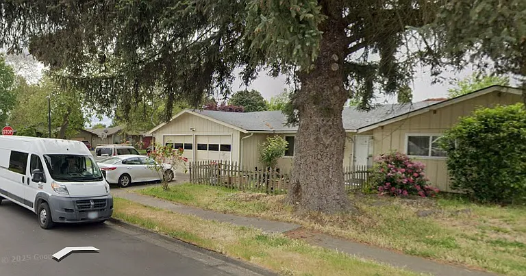 2145 Primrose St — Photo 3