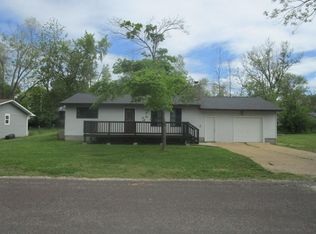 510 W 3rd St, Mountain View, MO 65548