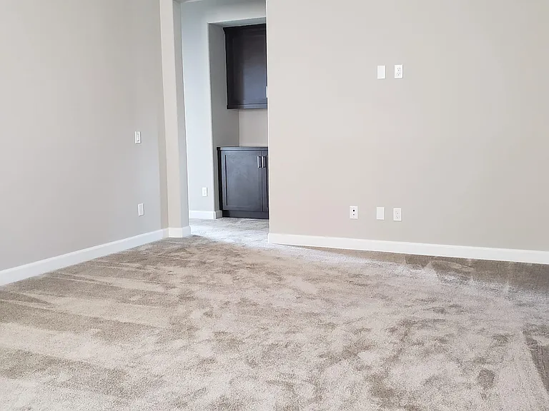 303 Creekview Ct — Photo 17
