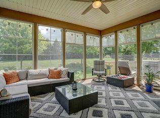 904 Stoney Hill Ln, Cottage Grove, WI 53527