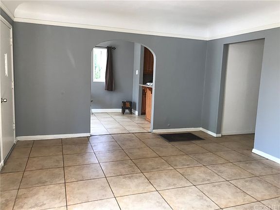 5th image of 3709 Lowell Ave