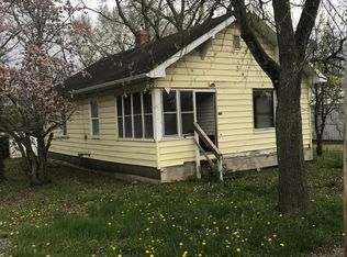 104 S Wilson St, Hurst, IL 62949