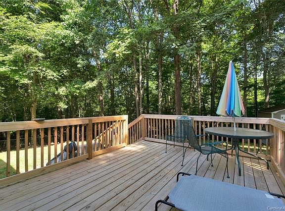 4th image of 130 Lauren Ct