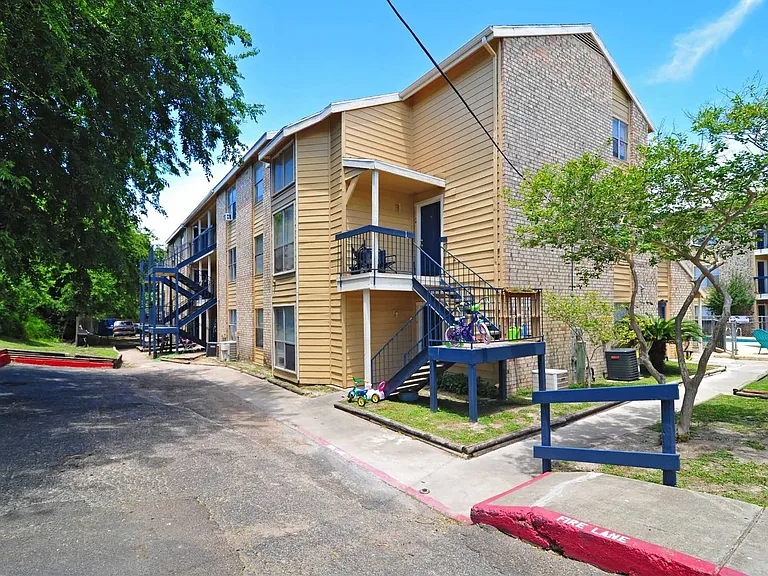 South Fork Apartments — Photo 5