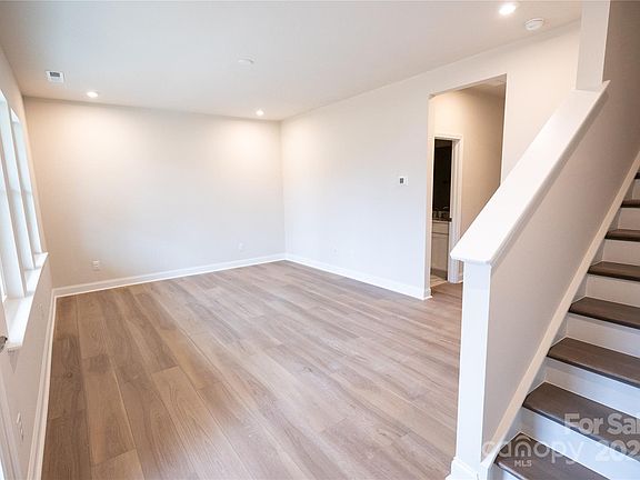4th image of 7940 Cedarsmith Ct