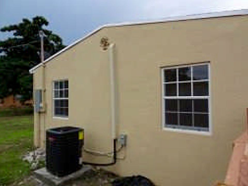 2nd image of 810 NW 145th St