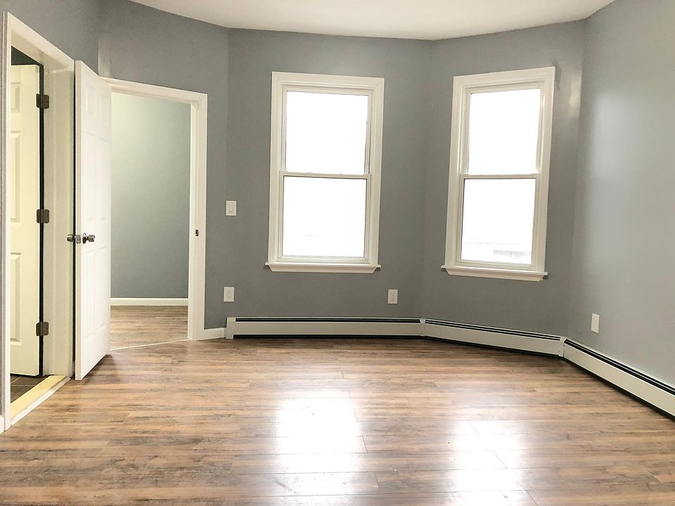 1st image of 337 S 11th St Floor 2