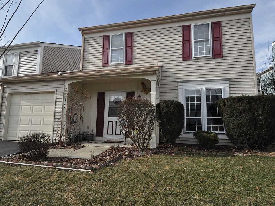 1st image of 3S142 Briarwood Dr