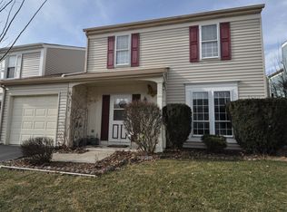 3S142 Briarwood Dr, Warrenville, IL 60555