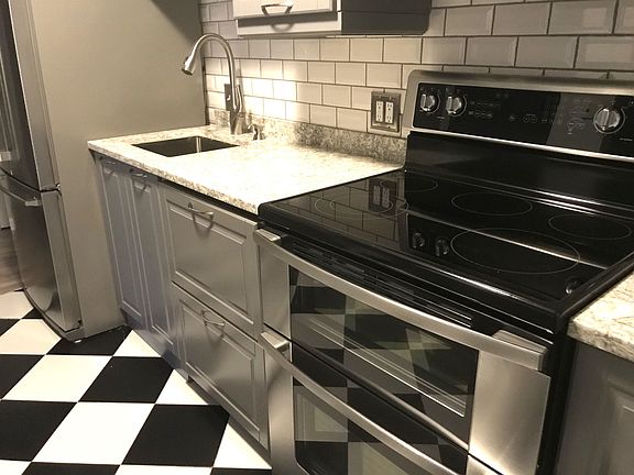 4th image of 13 Strawberry Bank Rd APT 18