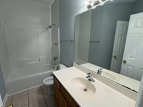 3 bed, 3.0 bath, 1303 sqft, $1,995 — Photo 4