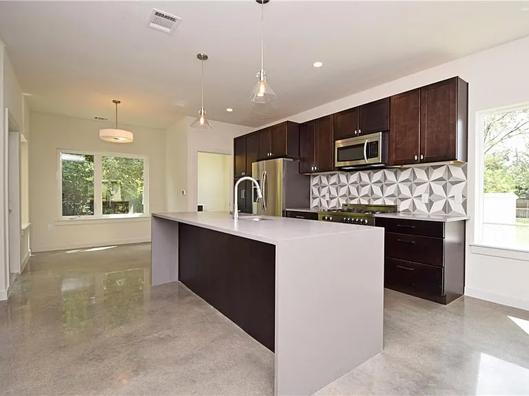 5405 Sunshine Dr #2 — Photo 8