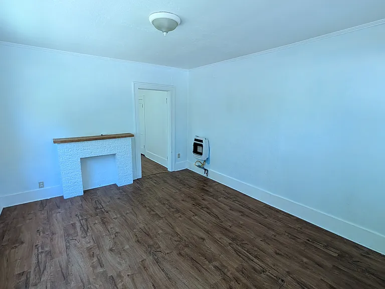 818 W Symmes St #818 — Photo 2