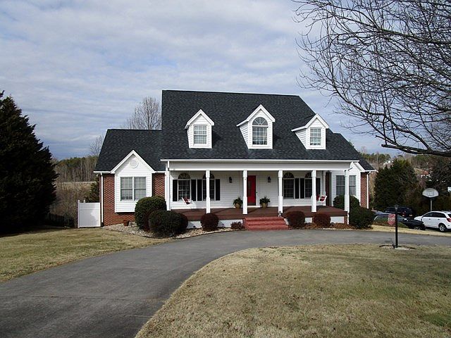 1st image of 222 Red Hill Dr