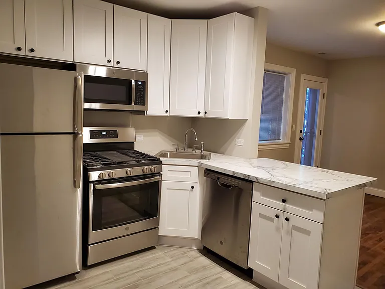 5007 N Western Ave #1 — Photo 2