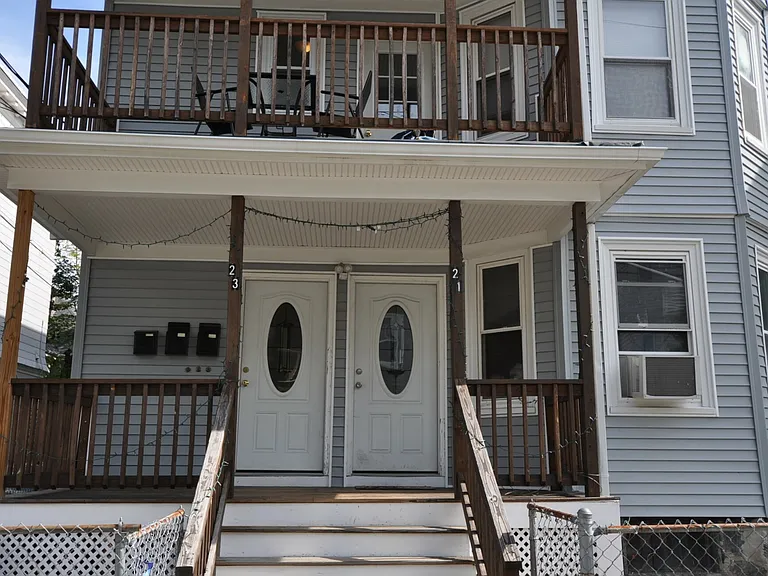 23 Montfern Ave #3 — Photo 1