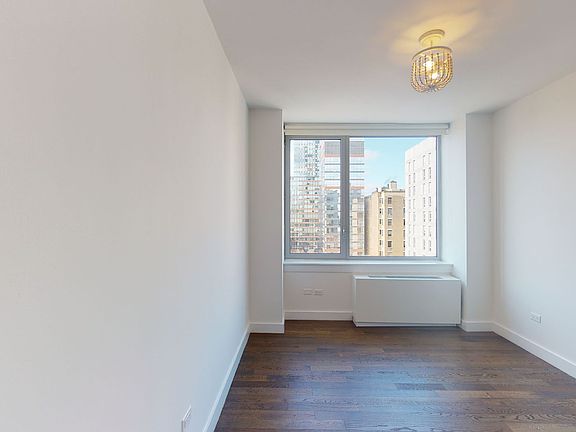 4th image of 801 Amsterdam Ave APT 10B