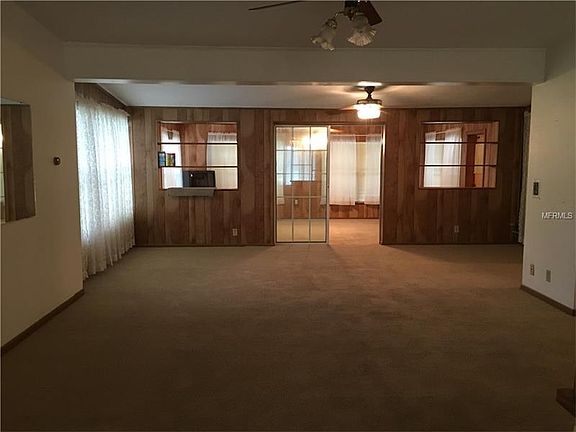 3rd image of 105 E Jinkins Cir