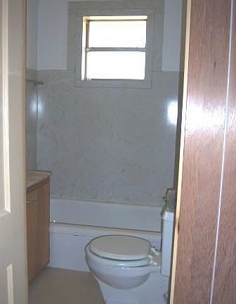 4th image of 115 N Bryan Ave