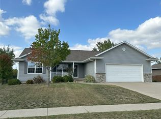 2660 50th St, Marion, IA 52302