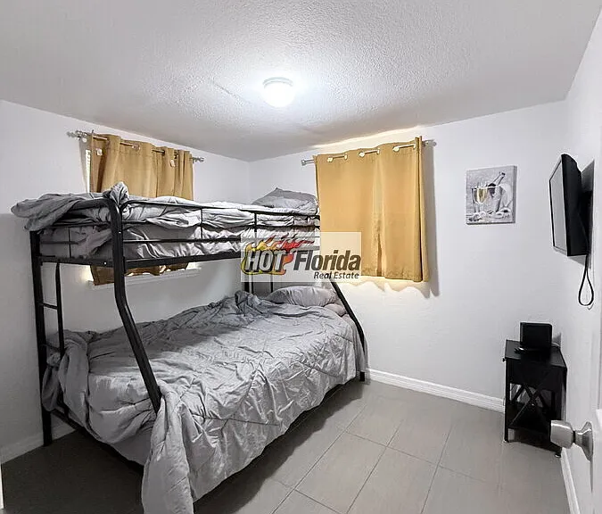 4903 Wales St — Photo 11