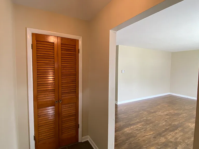 816 Gobin Dr — Photo 3