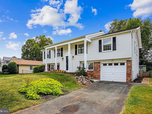 3rd image of 13231 Pearsall Ln