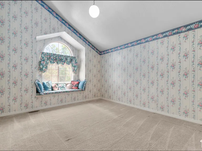 Upstairs Bedroom 1