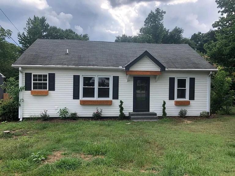 107 Crane Ave — Photo 1