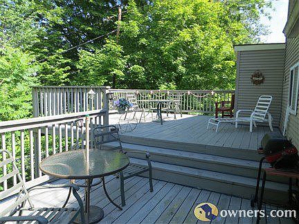 Large 2-tiered deck for dining, entertaining and more