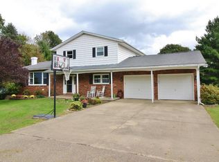 2063 Chateau Cir, New Concord, OH 43762