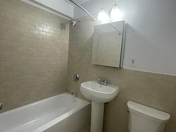 5th image of 101 Riverdale Ave #14E