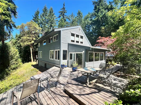 130 Lawnhill Dr, Saltspring Island, BC V8K 1M9