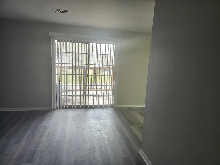 Breeza 32 Apartments — Photo 11
