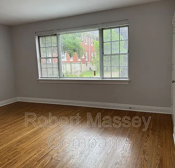2079 Douglass Blvd #9 — Photo 3