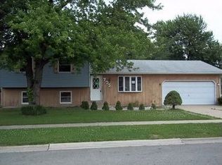 705 Michigan Ave, South Elgin, IL 60177