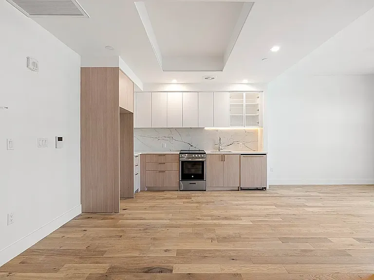 69 Adams St #23D — Photo 2