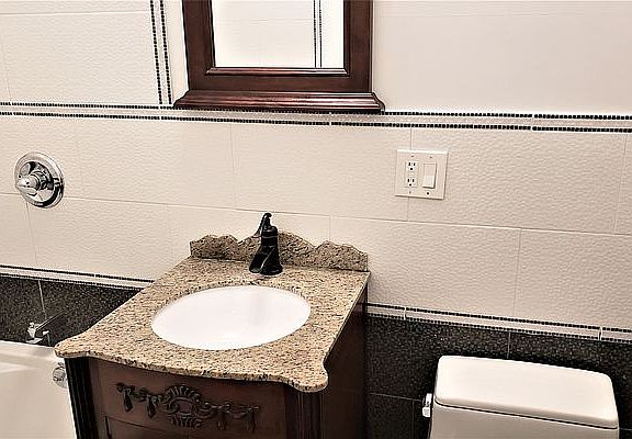 5th image of 73 Engert Ave APT 1L