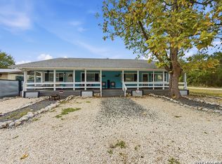 1510 Roadside Dr, Canyon Lake, TX 78133