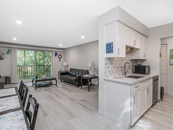 4th image of 15268 100th Ave #307