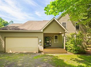 354 Windy Bush Rd, Pocono Pines, PA 18350