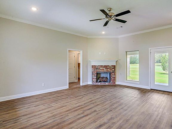 5th image of 623 Westfield Dr