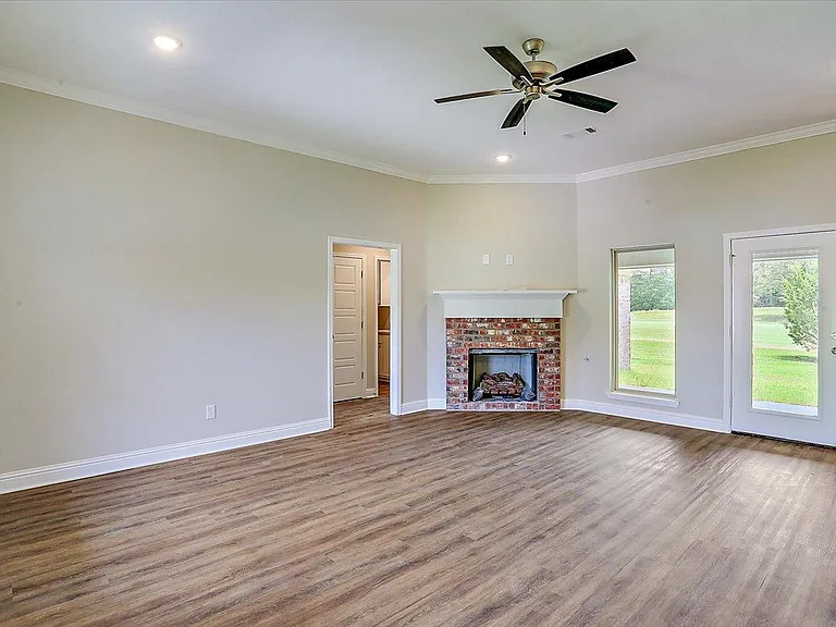 623 Westfield Dr — Photo 5