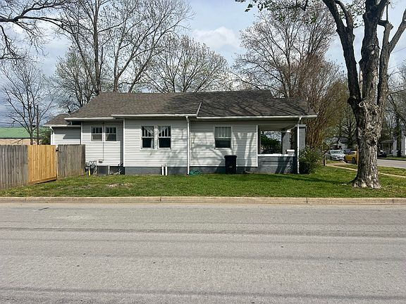 3rd image of 1015 W Cass Avenue