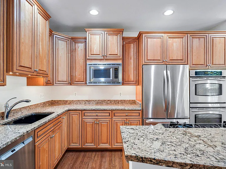7720 Spoleto Ln — Photo 12