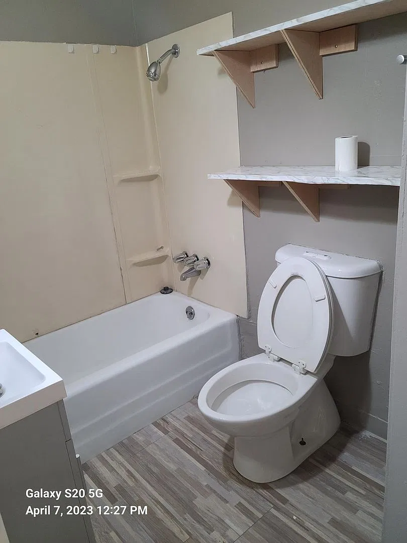 Donner Trail Apts — Photo 4